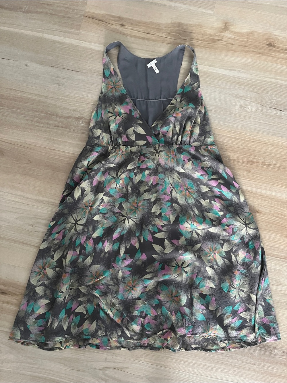 Sleeveless V-Neck Mini Dress in Gray Floral